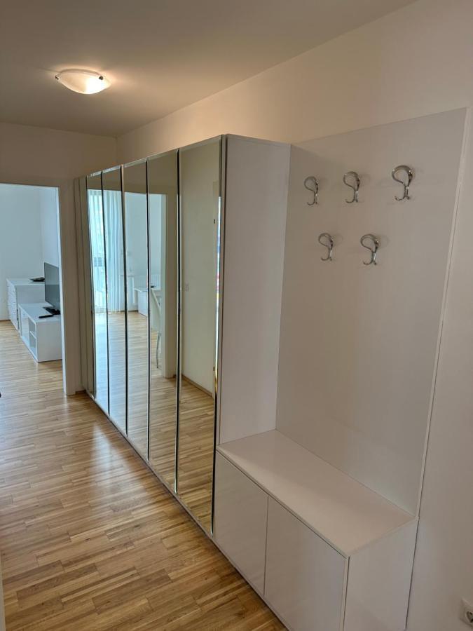 Hauptbahnhof Ferienwohnung Am Park Вена Экстерьер фото